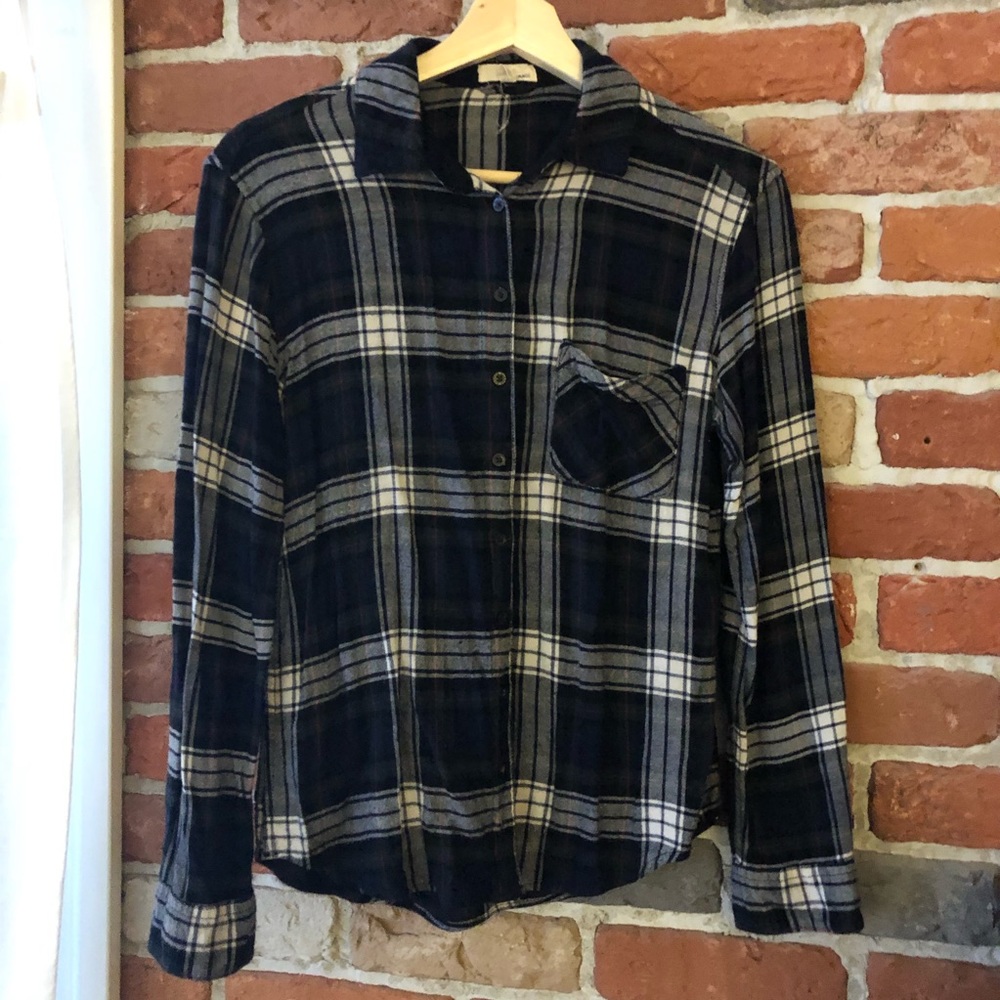 🌈Plaid button up shirt🌈